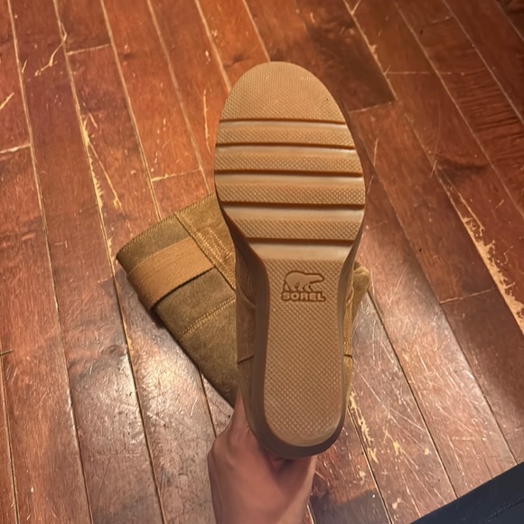 Sorel Suede Boots - Picture 2 of 6